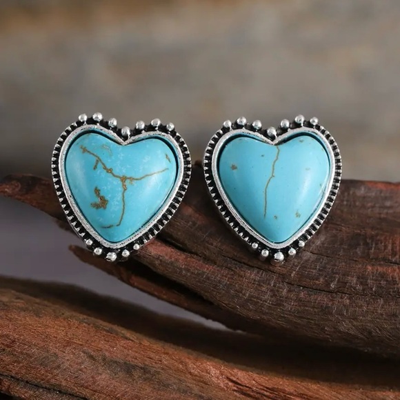 “Tibetan Turquoise Heart” Ornate Dot Framed Feminine Love Romance Silver Studs - Picture 5 of 5